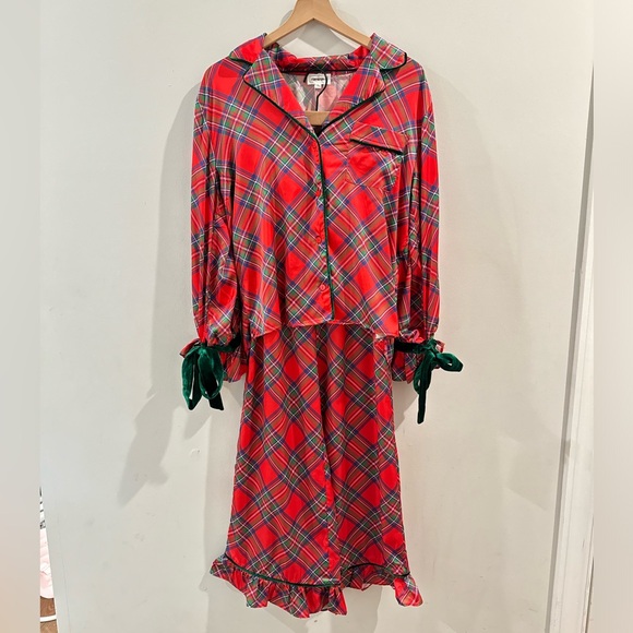 RARERAW RED CHRISTMAS PLAID SATIN 2 PIECE PAJAMA SET WITH VELVET TIES SIZE S - Picture 2 of 9